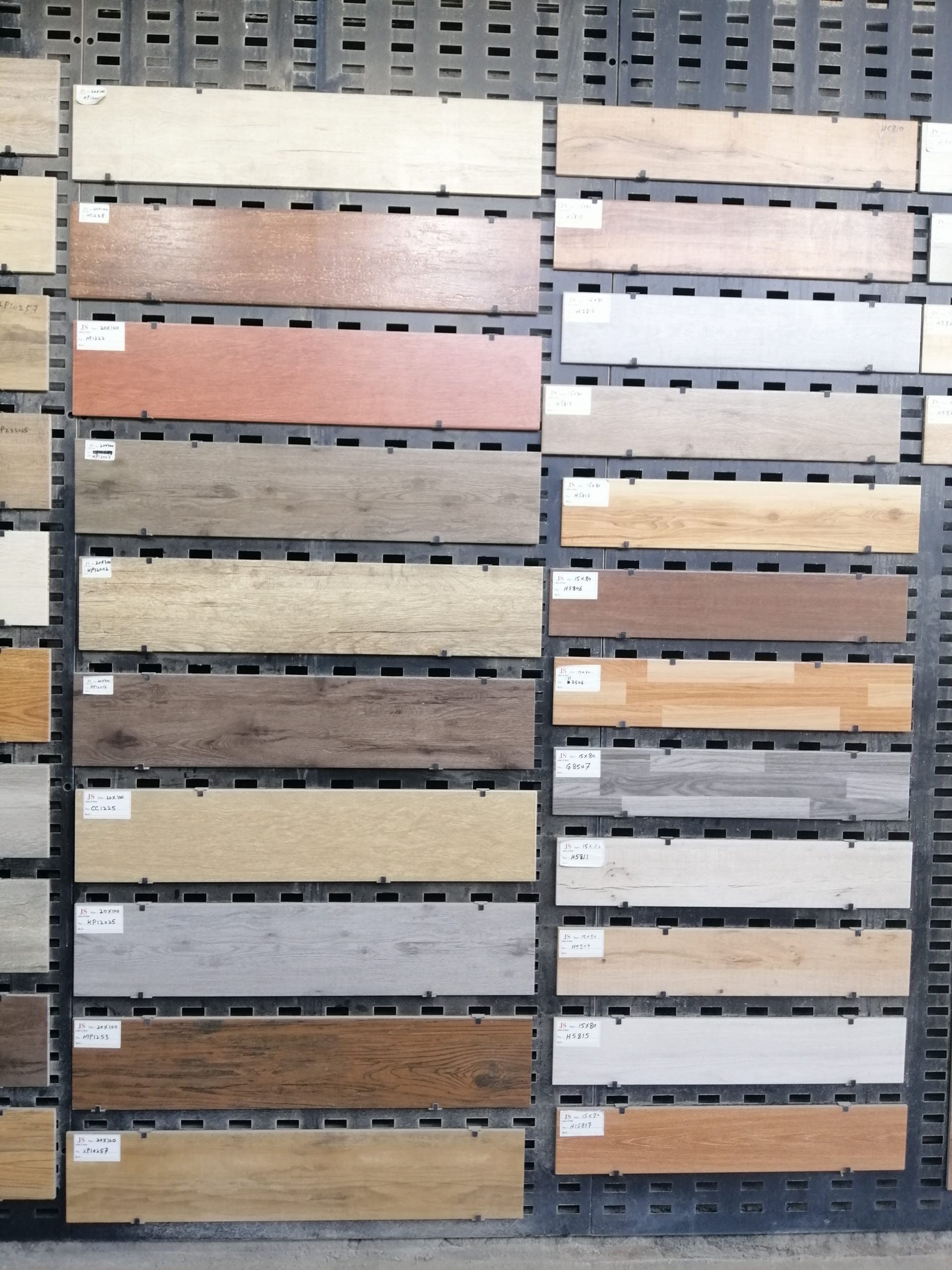 "wooden-plank-effect-floor-tiles"