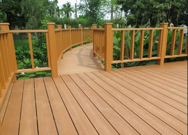 "outdoor-garden-decking-built-with-wpc-decking-planks and posts"